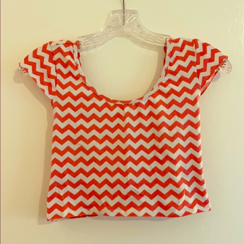 Short Sleeve Chevron Crop Top